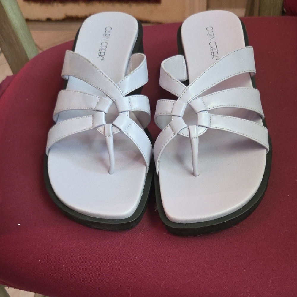 Cabin Creek Lilac Women’s Strappy Toe-Post Sandals